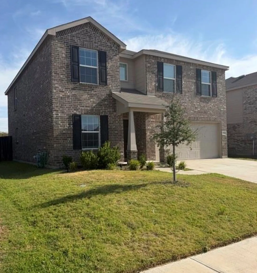 4 bed, 2358 sqft, $2,600 — Photo 3