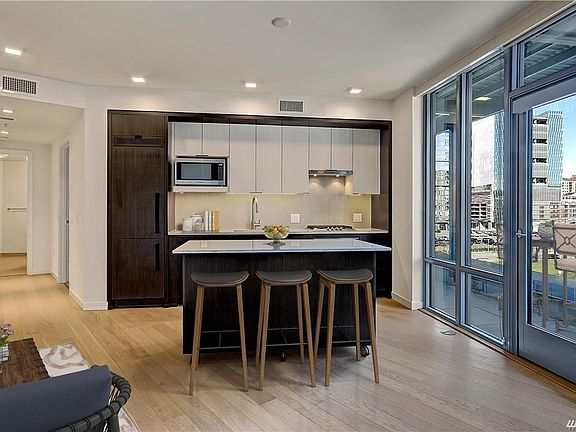 4th image of 590 1st Ave S APT 510