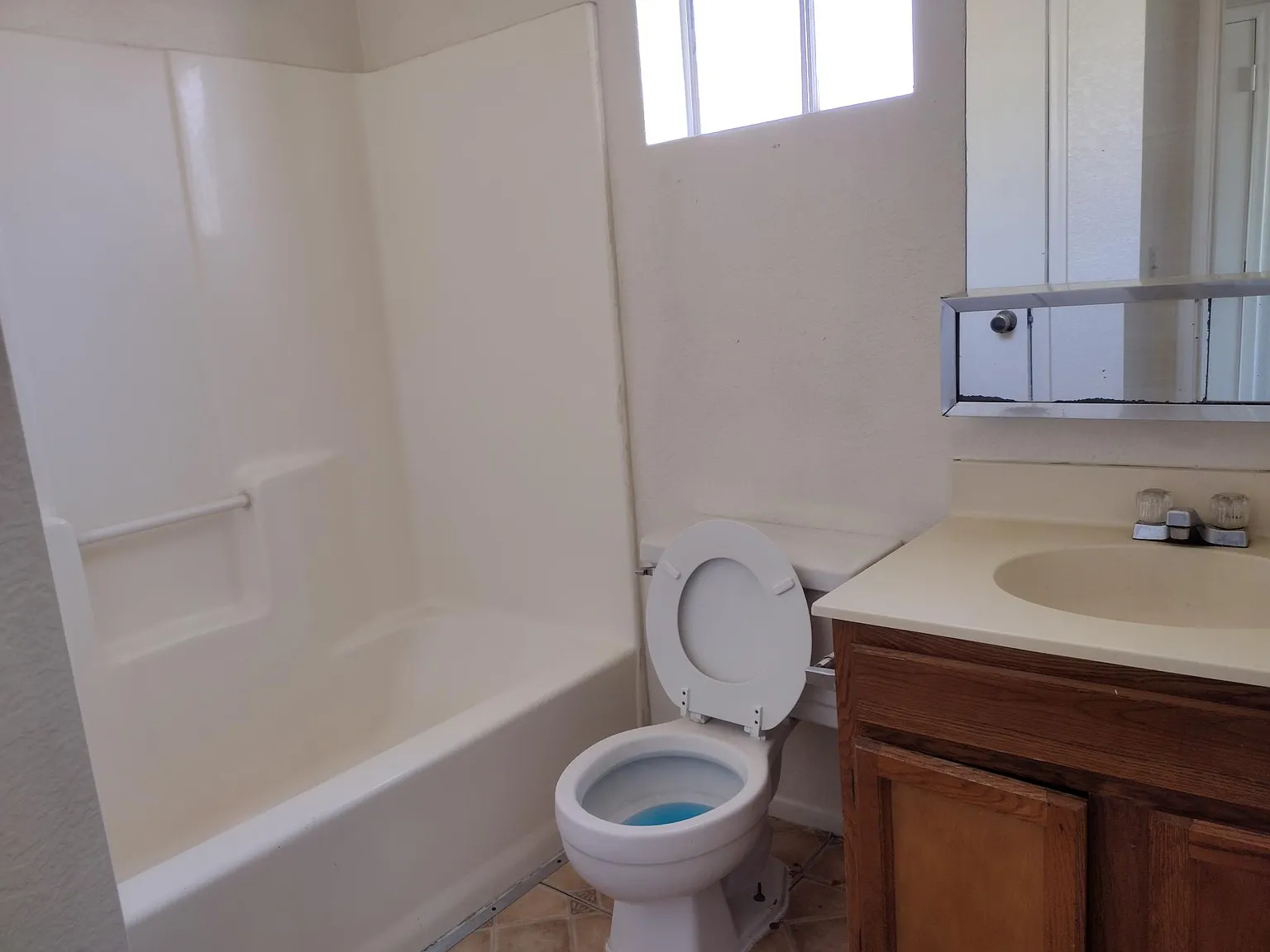2 bed, 750 sqft, $1,150 — Photo 4