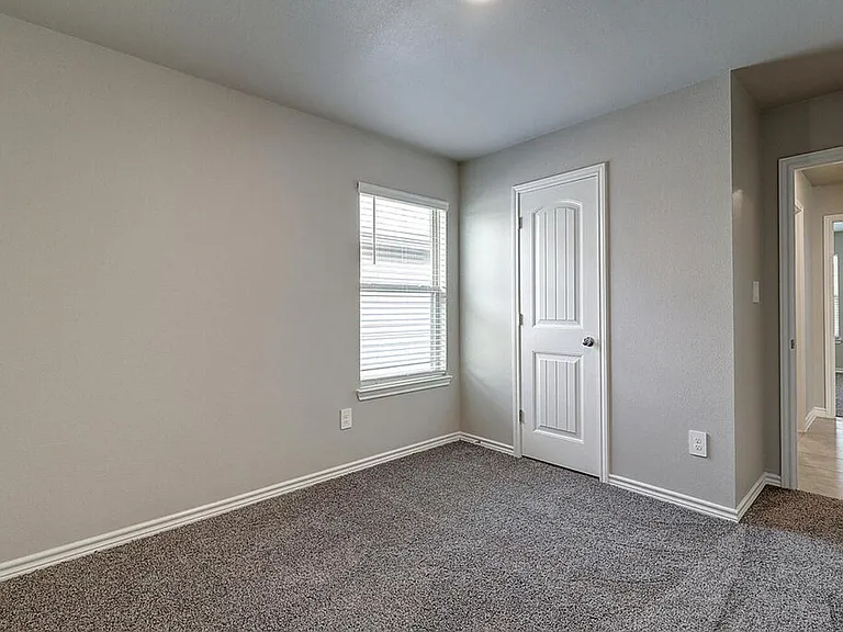 1269 Carnaby St — Photo 37