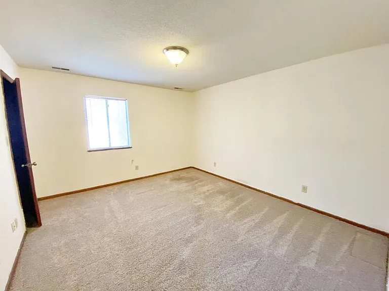 908 Hearthridge Ct #B — Photo 6