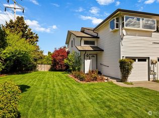 4102 NE 6th Pl #1A, Renton, WA 98059