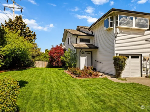 4102 NE 6th Place #1A, Renton, WA 98059