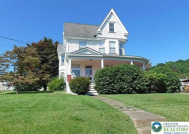 203 Easton Rd — Photo 1