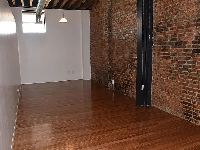 111 N Main St — Photo 13
