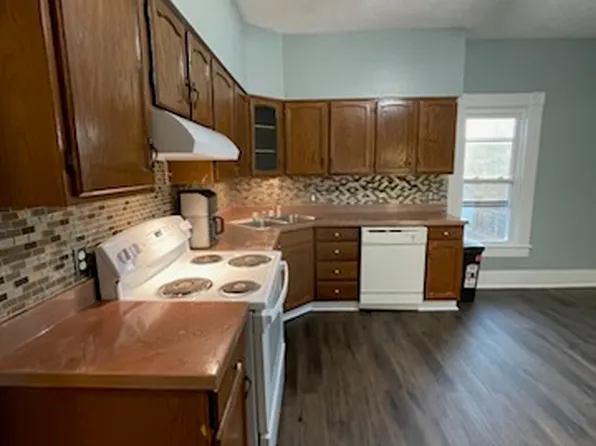 813 1/2 4th St #2, Marietta, OH 45750