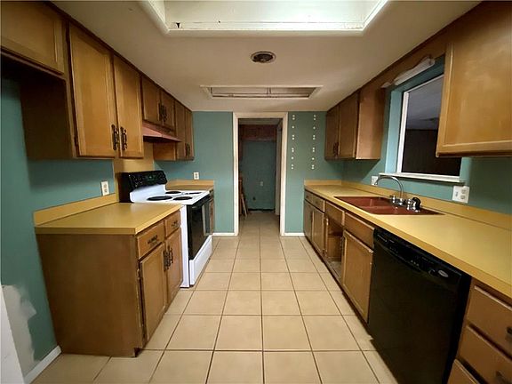 3rd image of 3110 E Navajo Ct