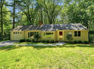 5 Hayden Ln, Bedford, MA 01730