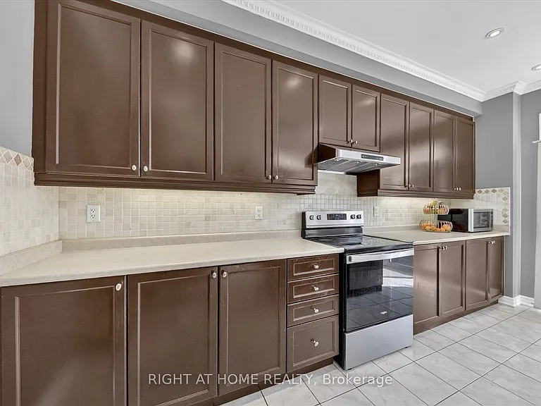 54 Boundbrook Dr — Photo 22