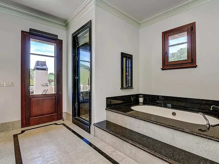 21670 Shillingsburg Ave — Photo 23