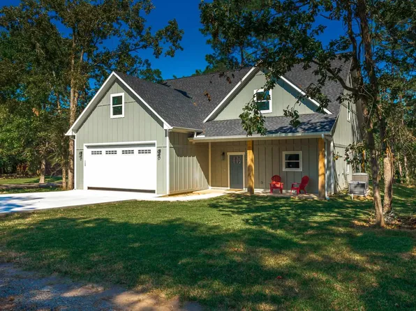 389 Barkwood Dr, Brookeland, TX 75931