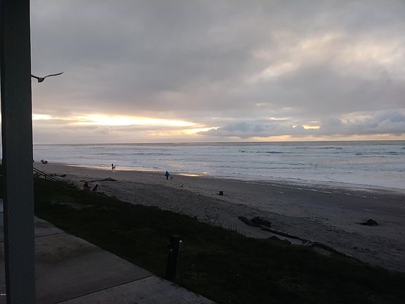 4th image of 171 SW Highway 101 Unit 110
