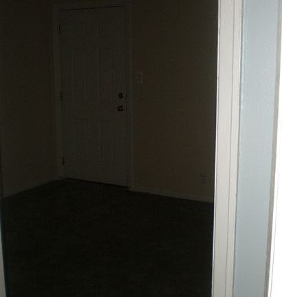 19119 moross living rm