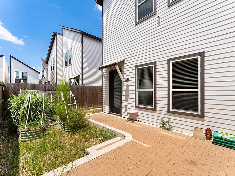 5825 Francis Oak Pl — Photo 36