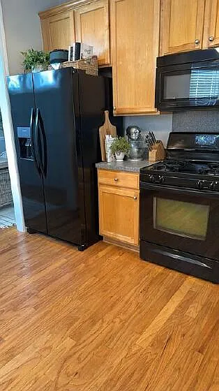 4 bed, 3.5 bath, 2172 sqft, $3,295 — Photo 3