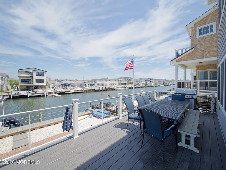 231 Bryn Mawr Ave — Photo 45