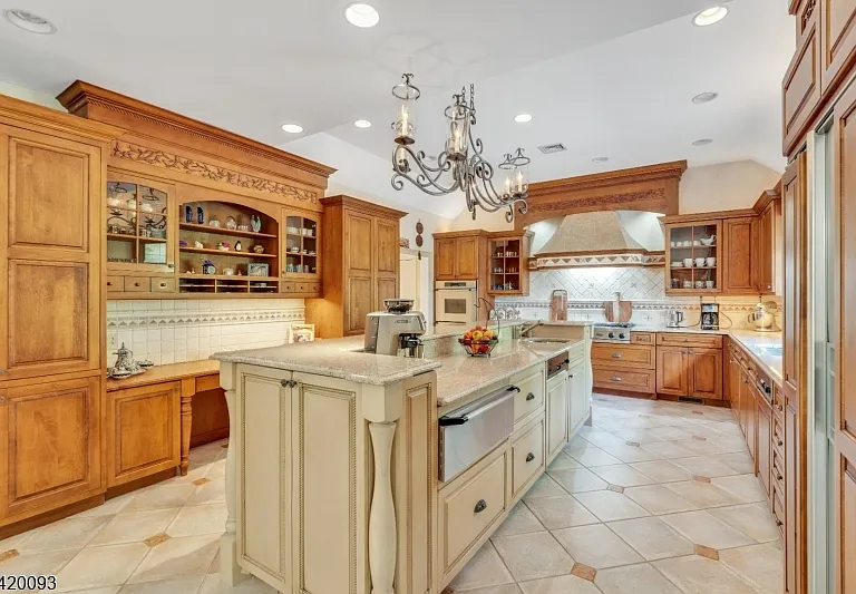 787 Peach Tree Ln — Photo 11
