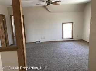 111 11th Ave N APT 2, Clinton, IA 52732