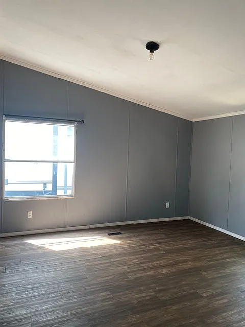 3 bed, 1200 sqft, $1,400 — Photo 1