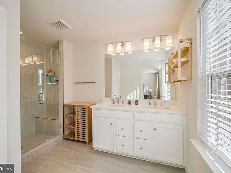 10864 Foxtrot Cir — Photo 13