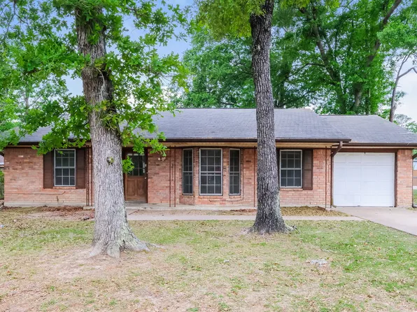 200 Montrose Cir, Conroe, TX 77301