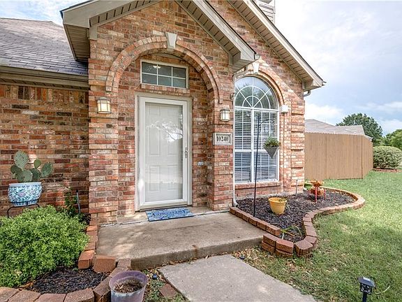 3rd image of 10240 Castle Dr