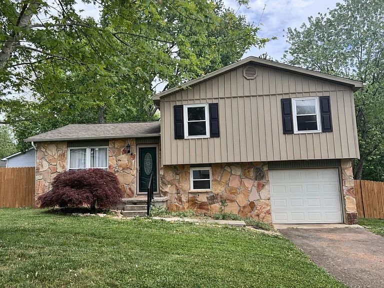 5712 Montina Rd — Photo 1