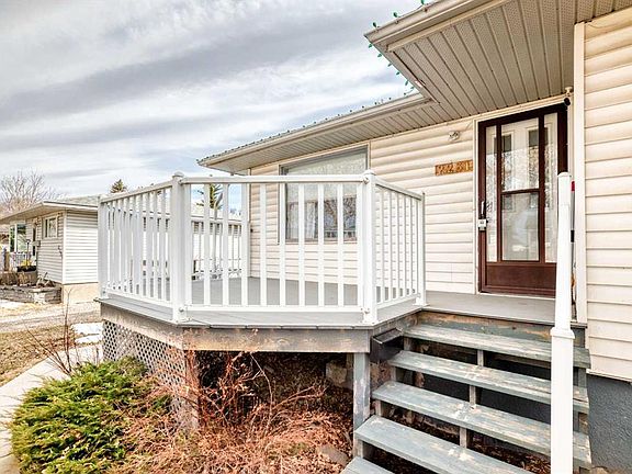 3rd image of 2231 NE Crestwood Rd SE