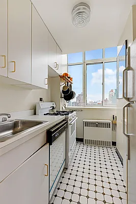 Rented by Compass | media 20