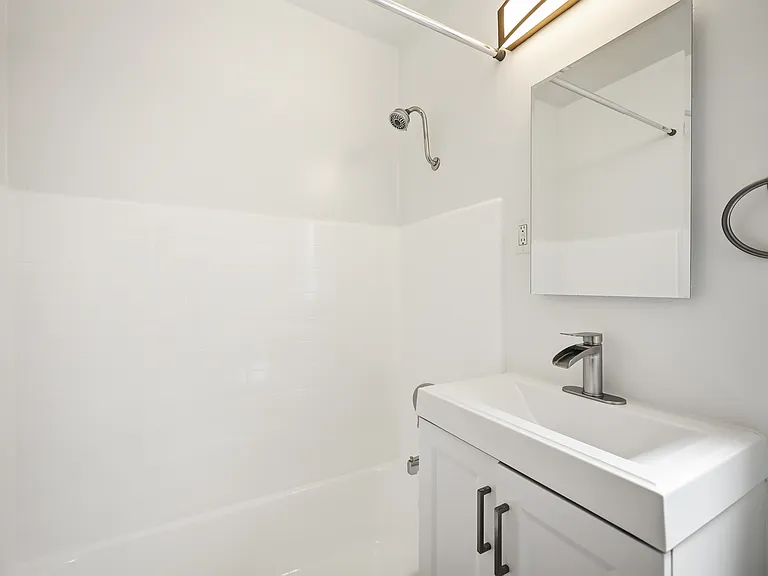608 San Vicente Blvd — Photo 20