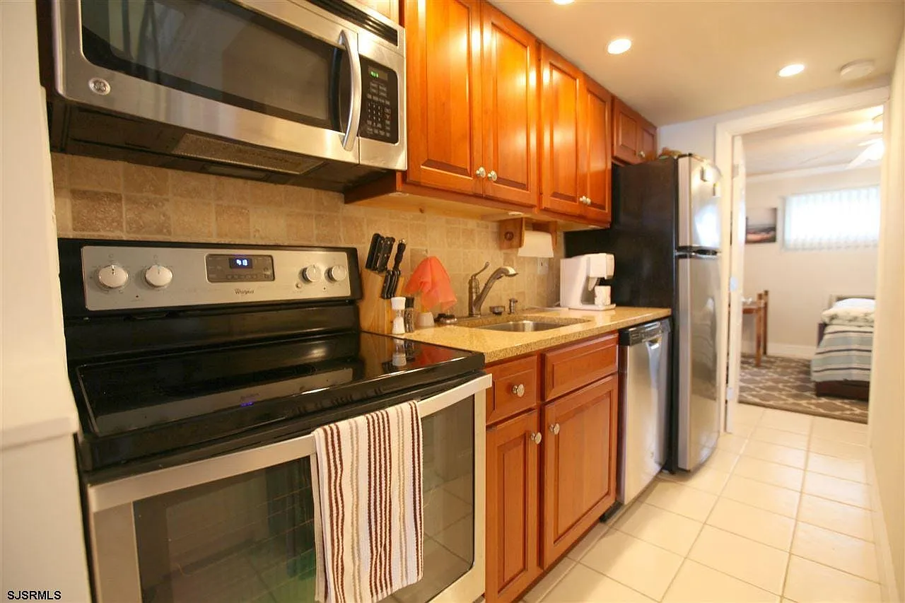 2 bed, 2.0 bath, $1,300 — Photo 4