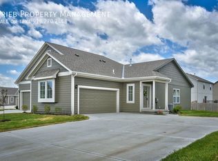 552 S Poplar St, Gardner, KS 66030