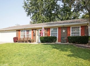 206 Judy Ln, Streamwood, IL 60107