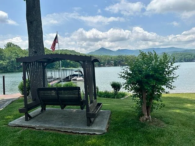 662 Waters Edge Cv — Photo 4