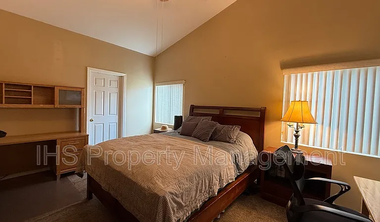 5508 Holly Way — Photo 10