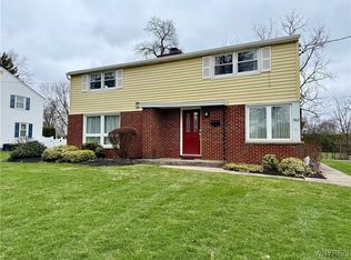982 McKinley Ave, Niagara Falls, NY 14305