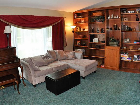 4th image of 948 French Dr