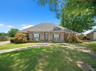 2 Pettit Cir, White Oak, TX 75693
