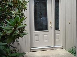 17606 Eastbrook Trl, Chagrin Falls, OH 44023