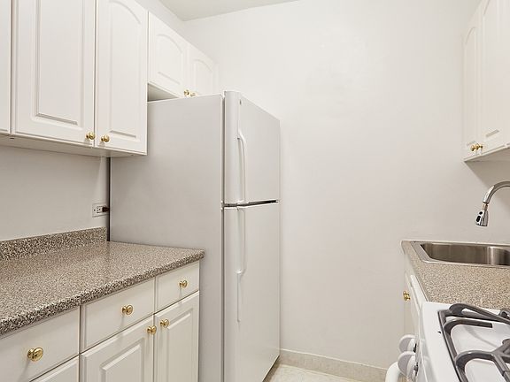 4th image of 345 E 80th St APT 17G