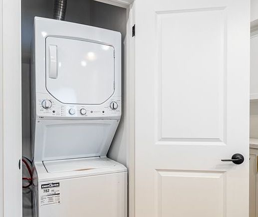 5th image of 113 Catharine St N #1