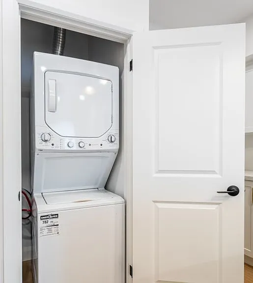 113 Catharine St N #1 — Photo 5