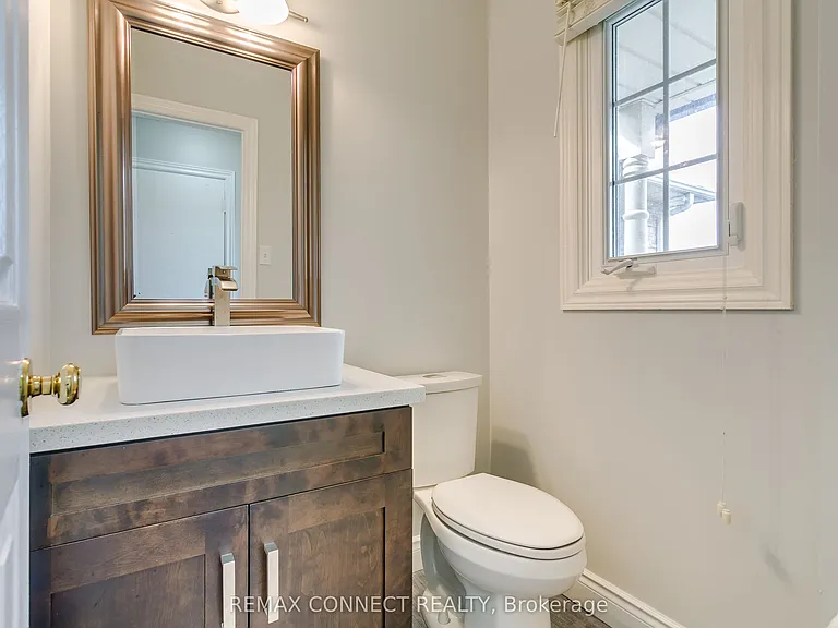 15 Kennedy Dr — Photo 4