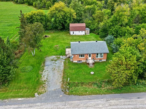 517 Butler Rd, Clarence Rockland, ON K0A 2A0