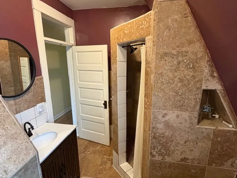 1538 S. 400 E. — Photo 22