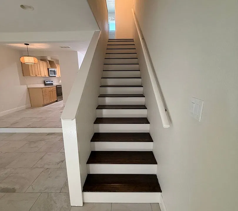 Beautiful 2X1.5 Townhome with a Detached Garage