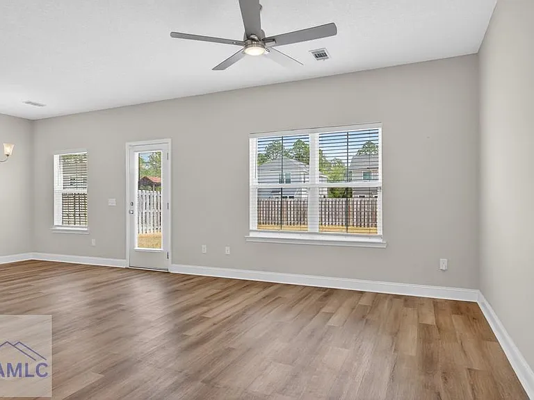 1026 Grayson Ave — Photo 6