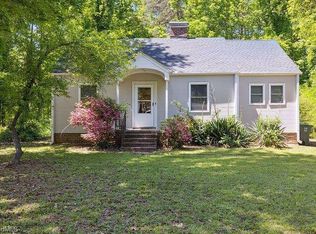 2 Devonshire Dr, Greensboro, NC 27410