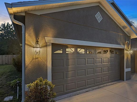 3rd image of 12626 Jillian Cir