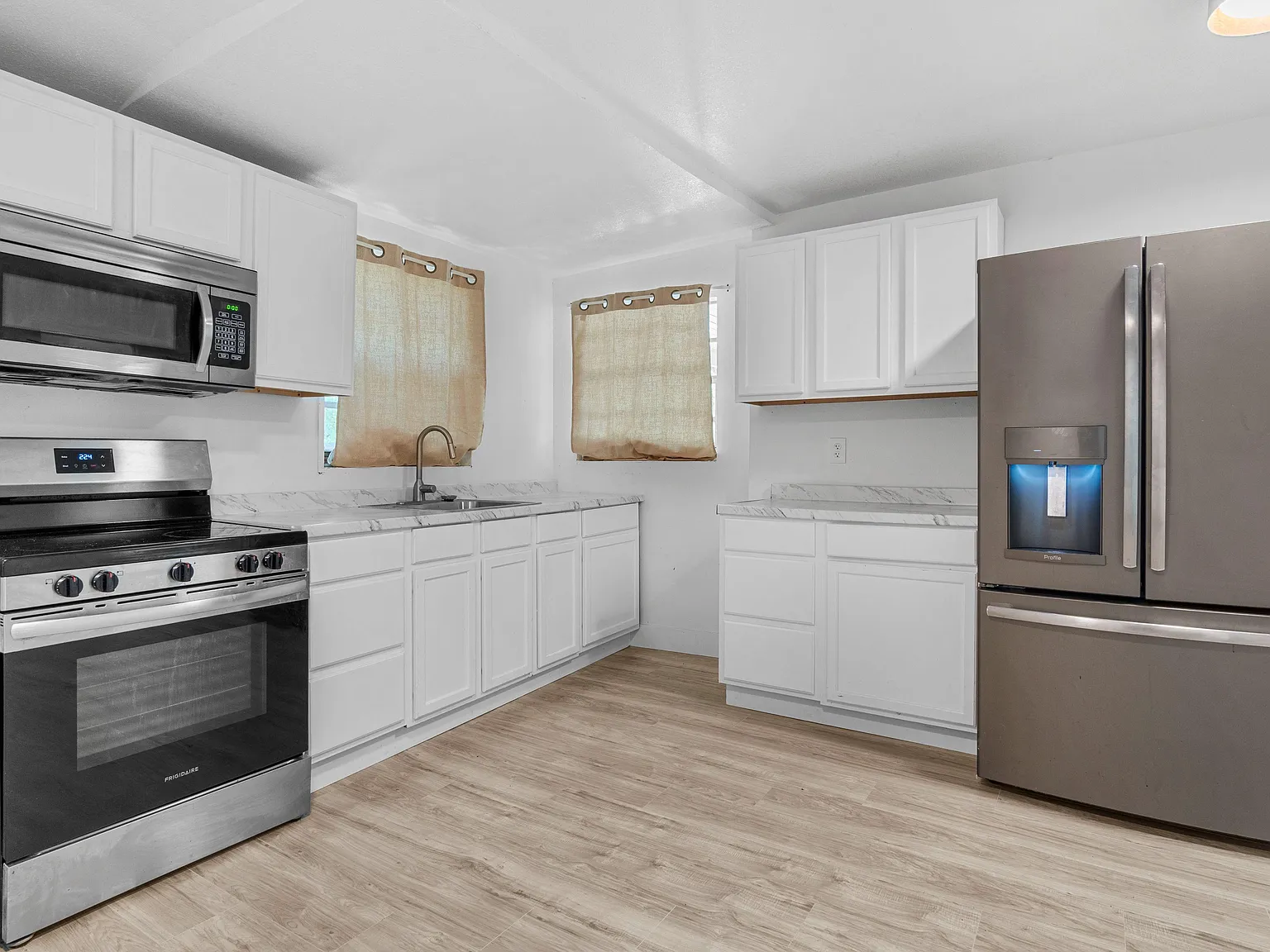 4 bed, 2.0 bath, 1981 sqft, $728 — Photo 4
